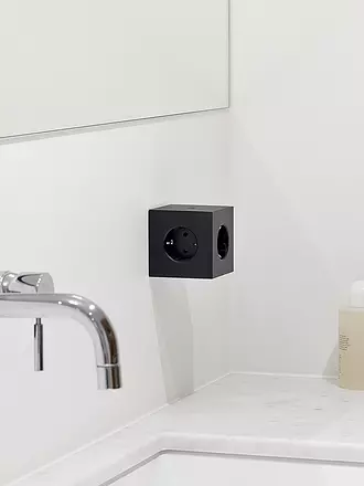 AVOLT | Mehrfachsteckdose Square 2 F Black | grün