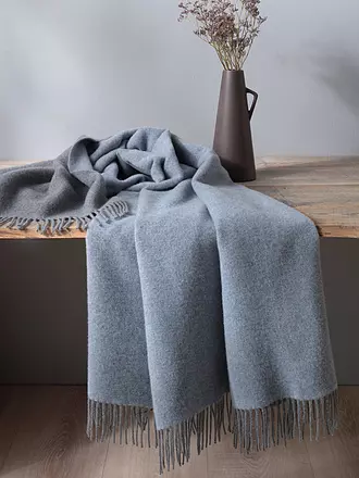 BIEDERLACK | Wohndecke Plaid CASHMERE 130x170cm Malva/Creme | dunkelblau