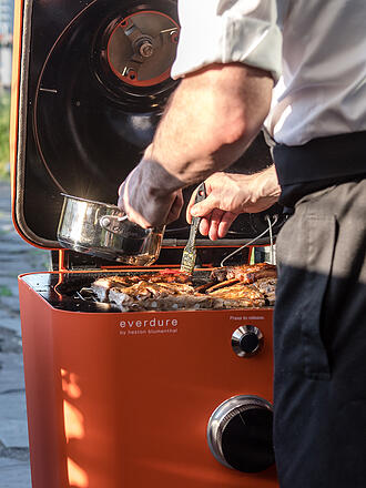 EVERDURE BY HESTON BLUMENTHAL | Holzkohlegrill mit elektrischem Anzünder 4K KAMADO Mint | orange