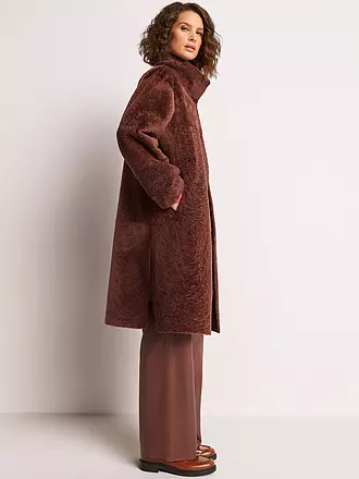RIANI | Shearling Mantel | braun