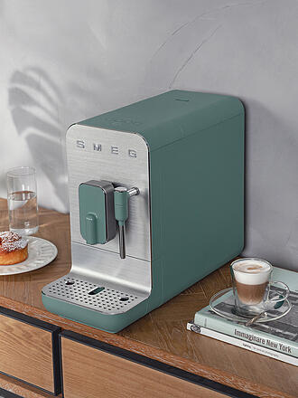 SMEG | Kaffee-Vollautomat Medium 50s Retro Style Rot BCC02RDMEU | dunkelgrün