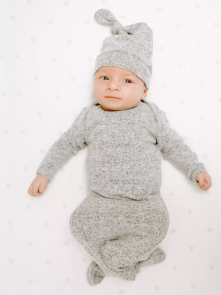 ADEN + ANAIS | Baby Set Schlafoverall mit Mütze SNUGGLE KNIT™ | hellgrau