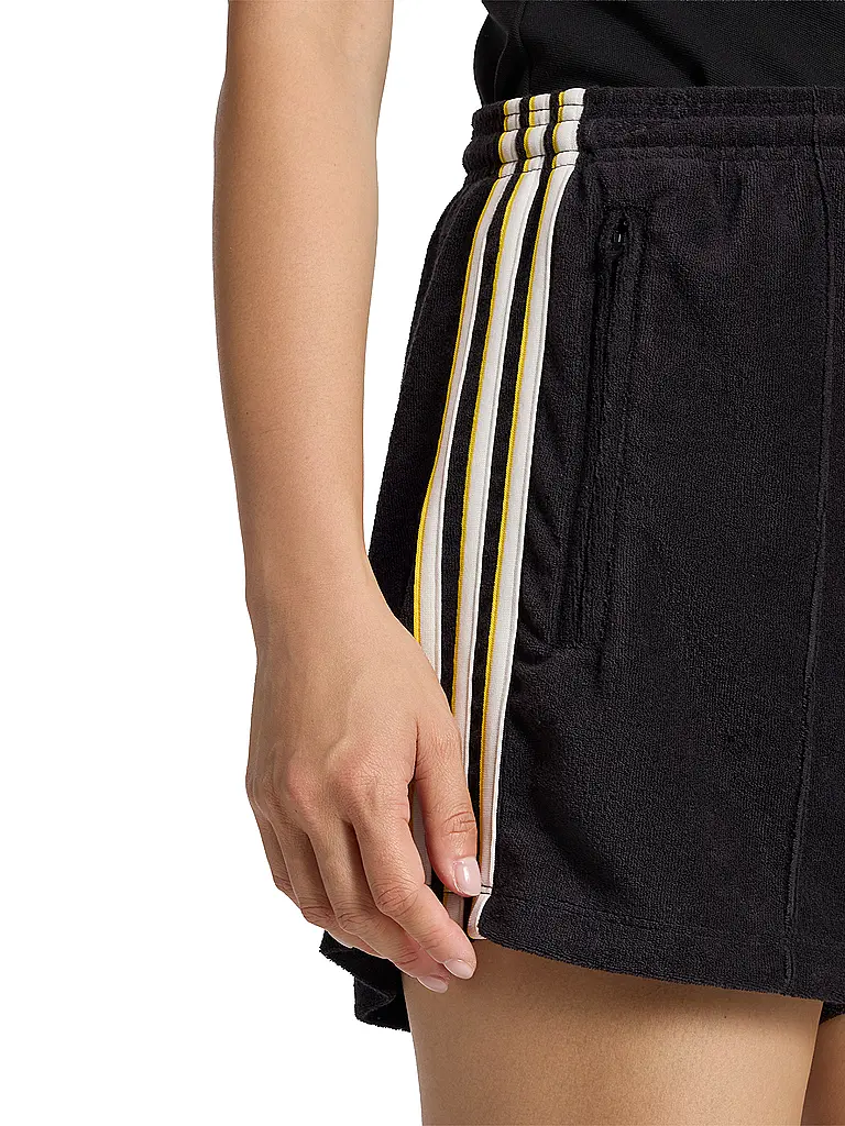 ADIDAS ORIGINALS | Shorts TT | 