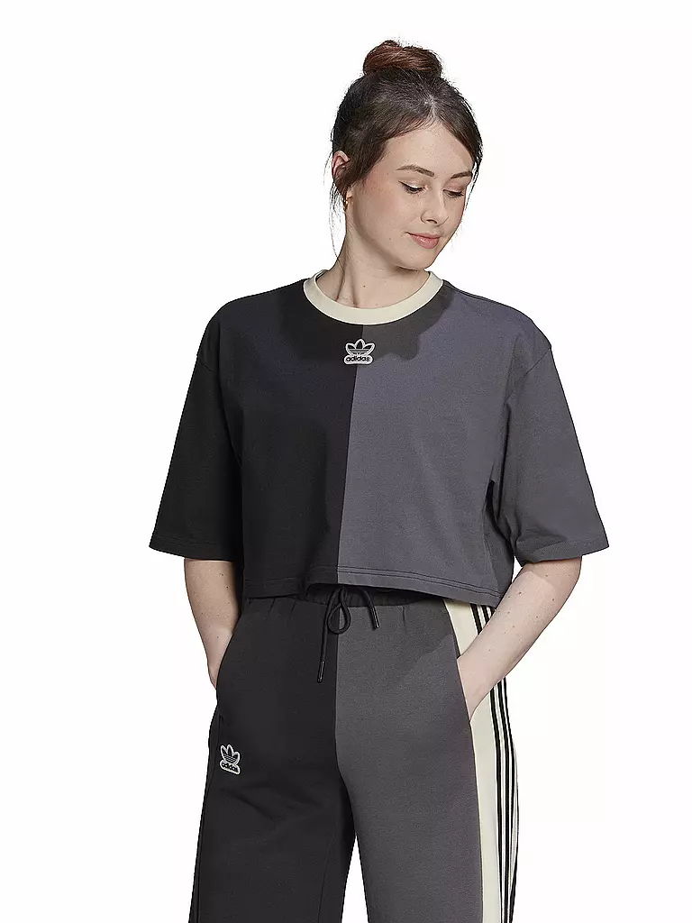 ADIDAS ORIGINALS | T-Shirt Cropped Fit | schwarz