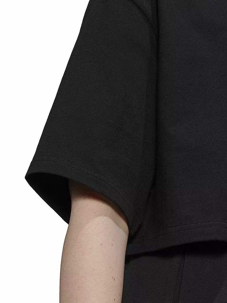 ADIDAS ORIGINALS | T-Shirt Cropped Fit | schwarz