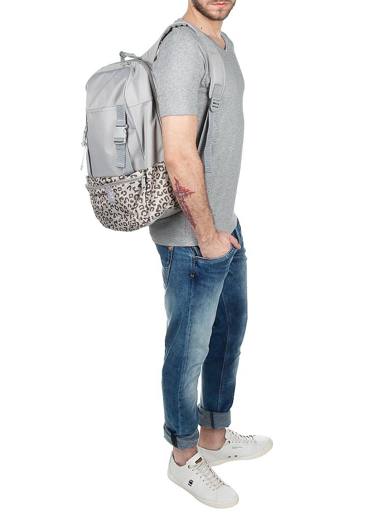 PRODG Greyade-Pro Rucksack – Urbaner Daypack Mit USB-Anschluss & Laptopfach, Grau