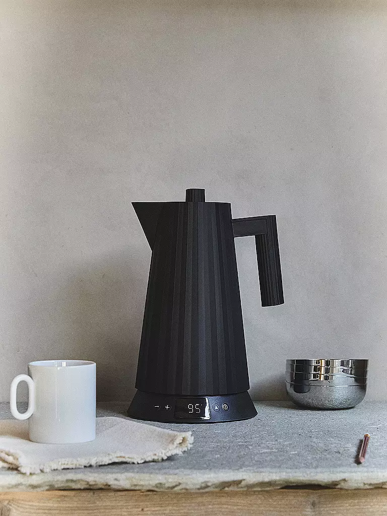 ALESSI | Wasserkocher 1,7l Plissee Th. Harz / Schwarz | schwarz