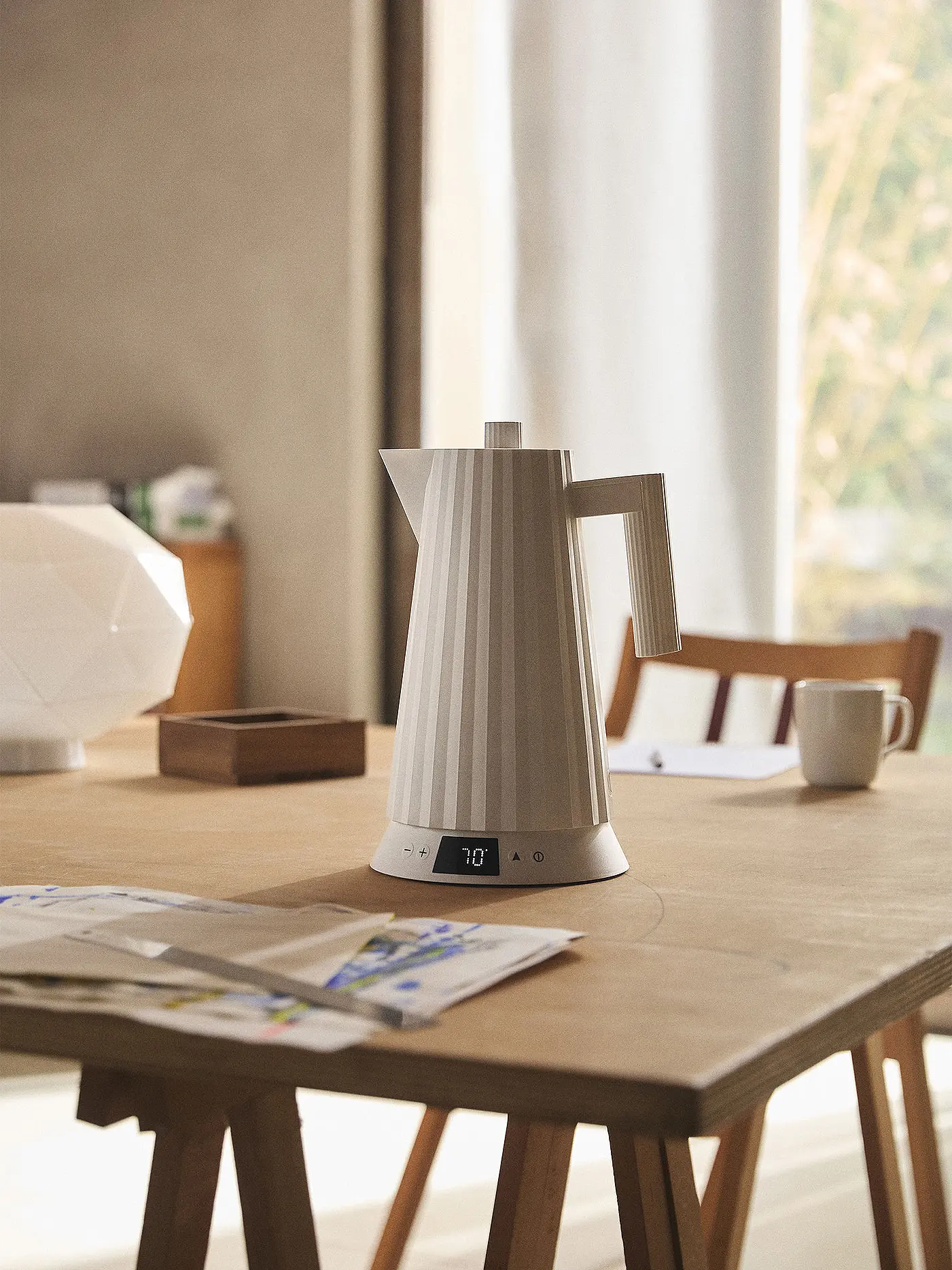 ALESSI | Wasserkocher 1,7l Plissee Th. Harz / Weiss | weiss
