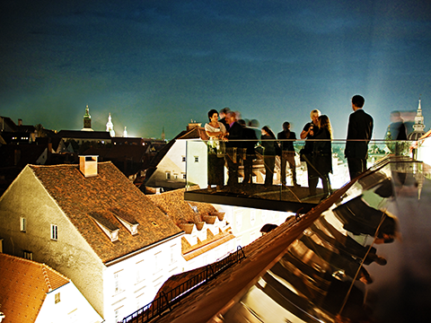 Skywalk bei Nacht - K&Ö