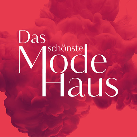 Text auf rotem Hintergrund mit wirbelnden Mustern: „Das schönste Mode Haus“ in eleganter, weißer Typografie.