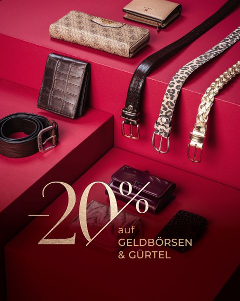Verschiedene Geldbörsen und Gürtel auf roten Stufen mit goldener Aufschrift "-20% auf Geldbörsen & Gürtel" (20% Rabatt auf Geldbörsen und Gürtel).