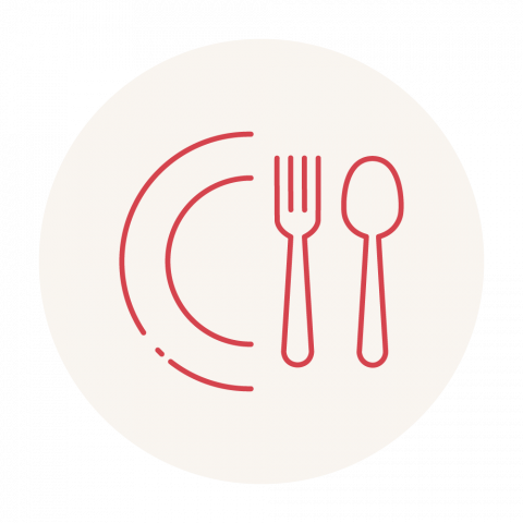 Rote Linienillustration eines Tellers, einer Gabel und eines Löffels auf einem hellbeigen Hintergrund, die ein Essen oder eine Mahlzeit symbolisiert.