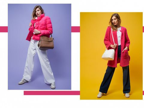Zwei Bilder zeigen eine Frau in unterschiedlichen Outfits. Links: Sie trägt eine rosa Pufferjacke, weiße Hosen und hält eine braune Tasche vor einem lavendelfarbenen Hintergrund. Rechts: Sie trägt einen rosa Mantel, dunkle Hosen und trägt eine weiße Tasche vor einem gelben Hintergrund.