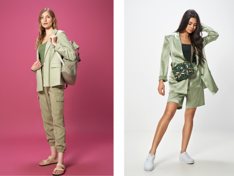 Zwei Models in hellgrünen Outfits: Die eine trägt einen Hosenanzug mit Rucksack und Sandalen auf rosa Untergrund, die andere einen Shorts-Anzug mit Crossbody-Bag und Sneakers auf weißem Untergrund.