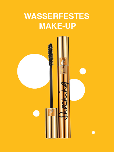 Goldene, wasserfeste Mascara-Tube mit Bürste auf leuchtend gelbem Untergrund mit weißen Kreisen. Oben ist der Text „WASSERFESTES MAKE-UP“ zu sehen.