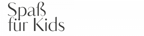 Das Bild zeigt den Text „Spaß für Kids“ in einer stilisierten Schriftart vor einem schlichten weißen Hintergrund.