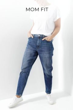 Jeans-Fit-Guide-Damen-Mom-Fit