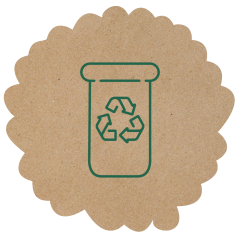 Ein grünes Recyclingsymbol auf einer einfachen Abbildung eines Recyclingbehälters vor einem strukturierten, braunen Hintergrund mit gewellten Kanten.