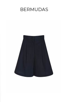 Ein Paar dunkle marineblaue Bermudashorts mit Bundfalten, Gürtelschlaufen und taillierter Passform, die vor einem schlichten weißen Hintergrund präsentiert werden. Das Wort "BERMUDAS" steht über den Shorts.