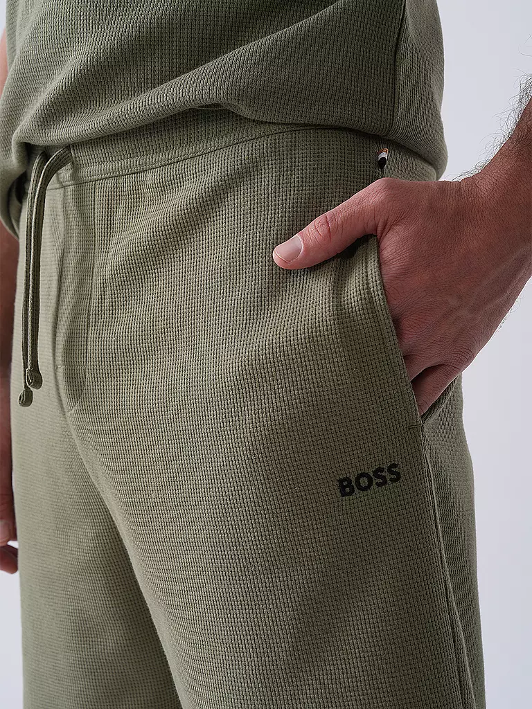 BOSS | Pyjamahose - Shorts | olive
