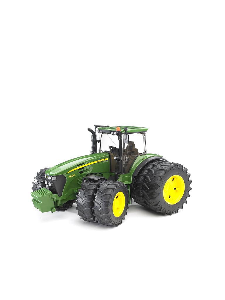 BRUDER | John Deere 7930 Traktor mit Zwillingsbereifung  | keine Farbe