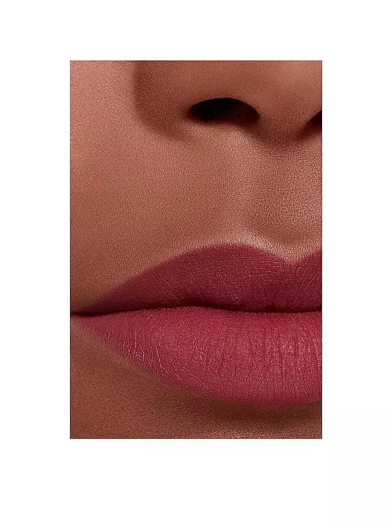 CHANEL | DER INTENSIVE MATTE FLUID-LIPPENSTIFT MIT ULTRA-LANGEM HALT | beere