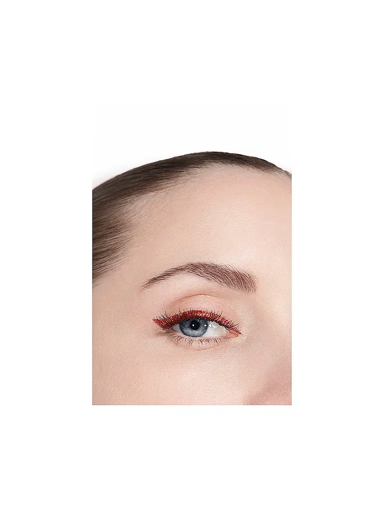 CHANEL | HOCHPRÄZISER FLÜSSIGER EYELINER ‒ LANGANHALTEND UND WASSERFEST | 