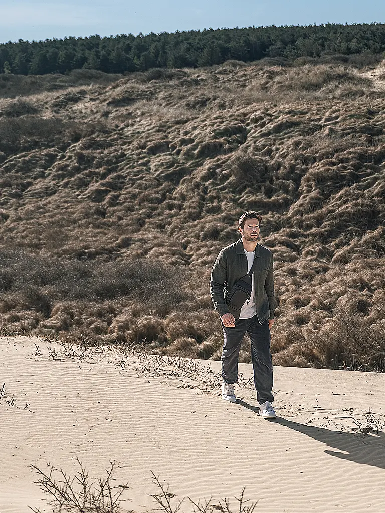 CHESTERFIELD | Ledertasche - Umhängetasche RIGA | Schwarz