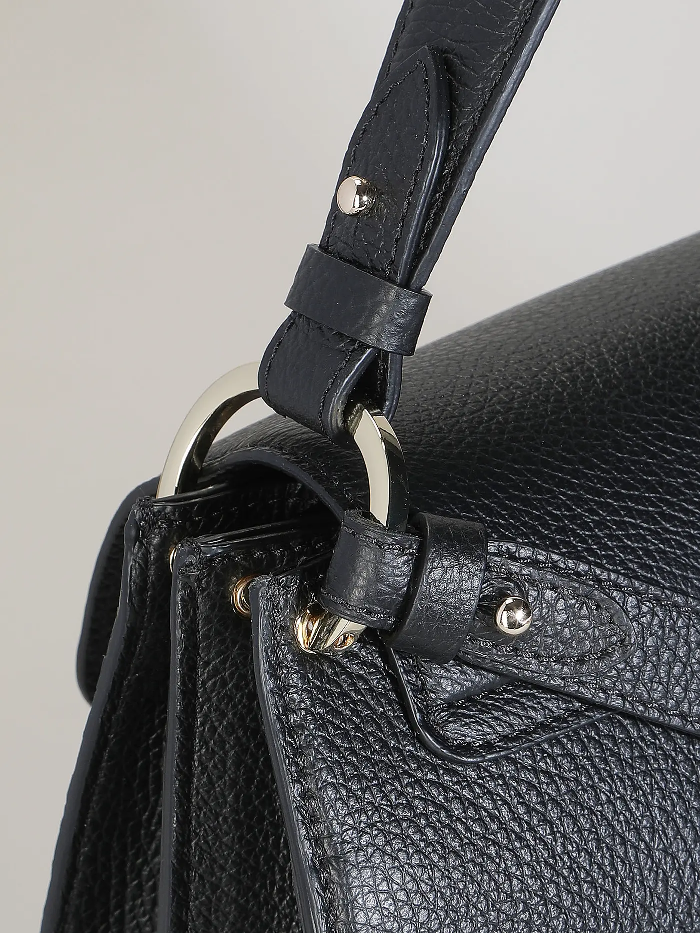 COCCINELLE | Ledertasche - Umhängetasche C-ME | schwarz