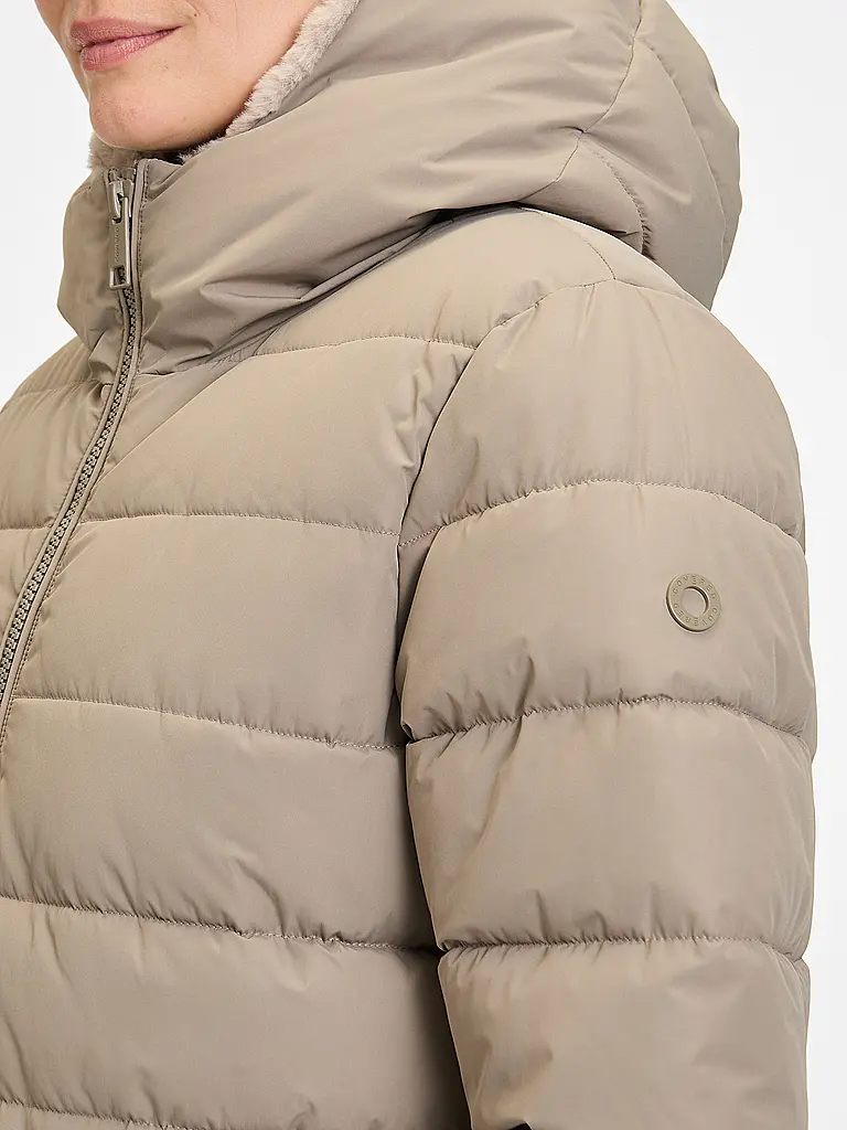 COVERED | Steppmantel AMY | 