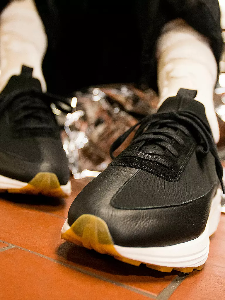 EKN FOOTWEAR | Sneaker YEW | schwarz