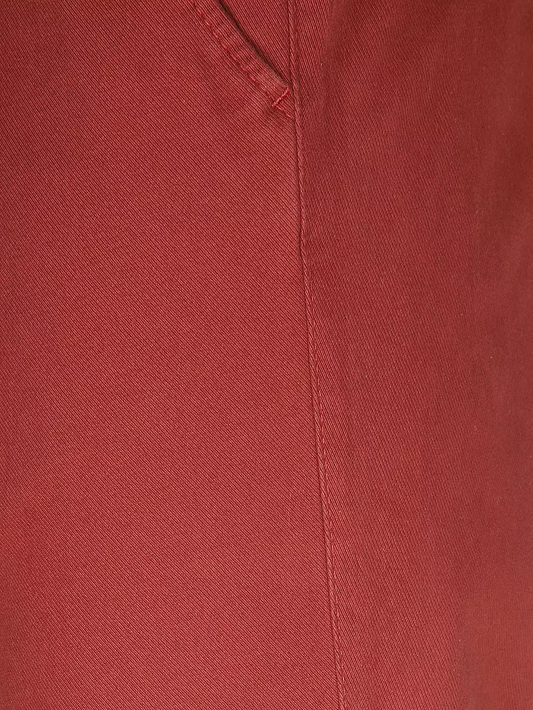 EUREX | Chino Thilo | rot