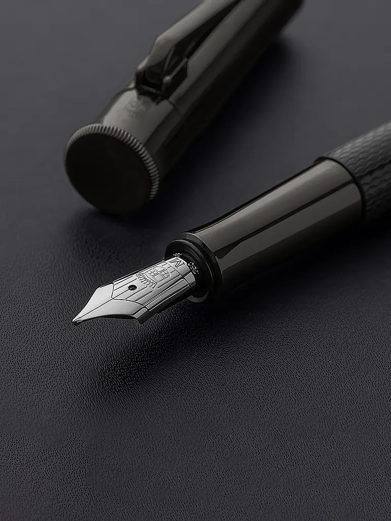 FABER-CASTELL | Füllfederhalter Guilloche Black Edition, M | 