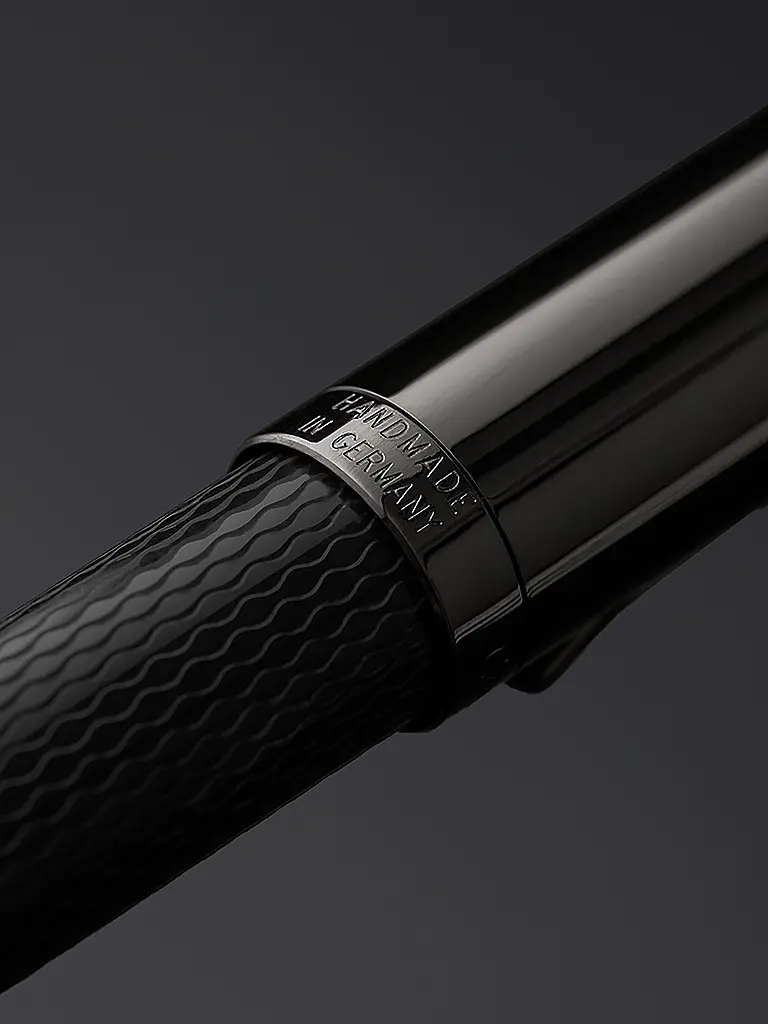 FABER-CASTELL | Füllfederhalter Guilloche Black Edition, M | 