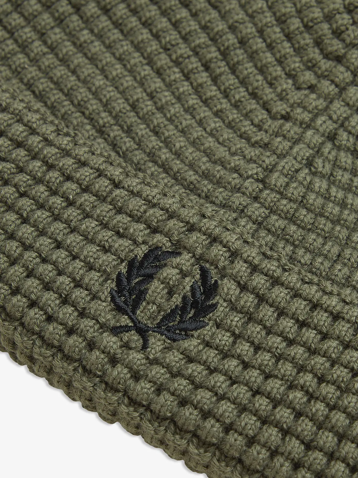FRED PERRY | Mütze - Haube WAFFLE BEANIE  | olive
