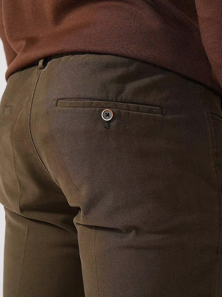 HILTL | Chino TRENTO Slim Fit | olive