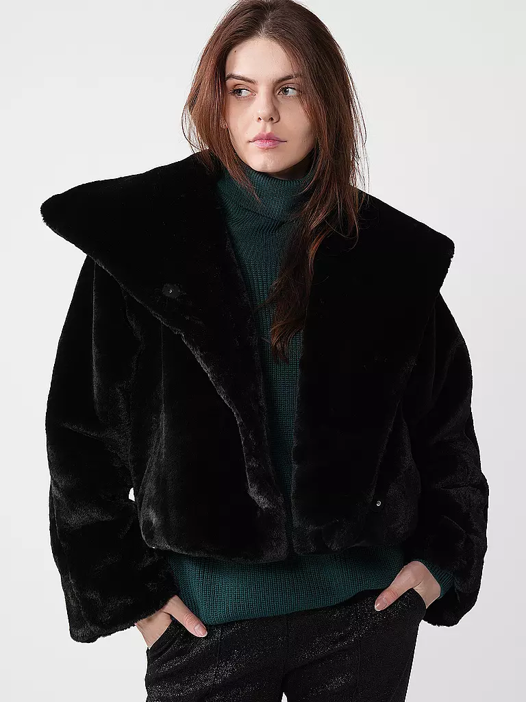 IN WEAR | Jacke in Felloptik YONEKOIW | schwarz