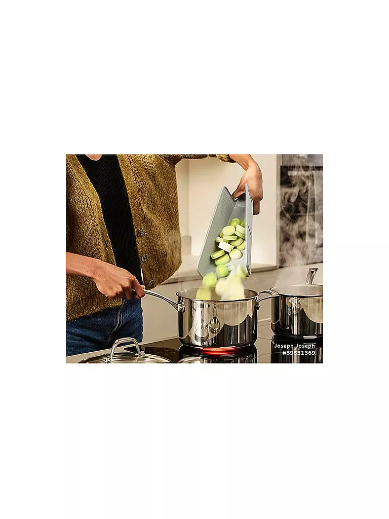 JOSEPH JOSEPH | Schneidbrett Chop2Pot™ Mittel  | hellblau