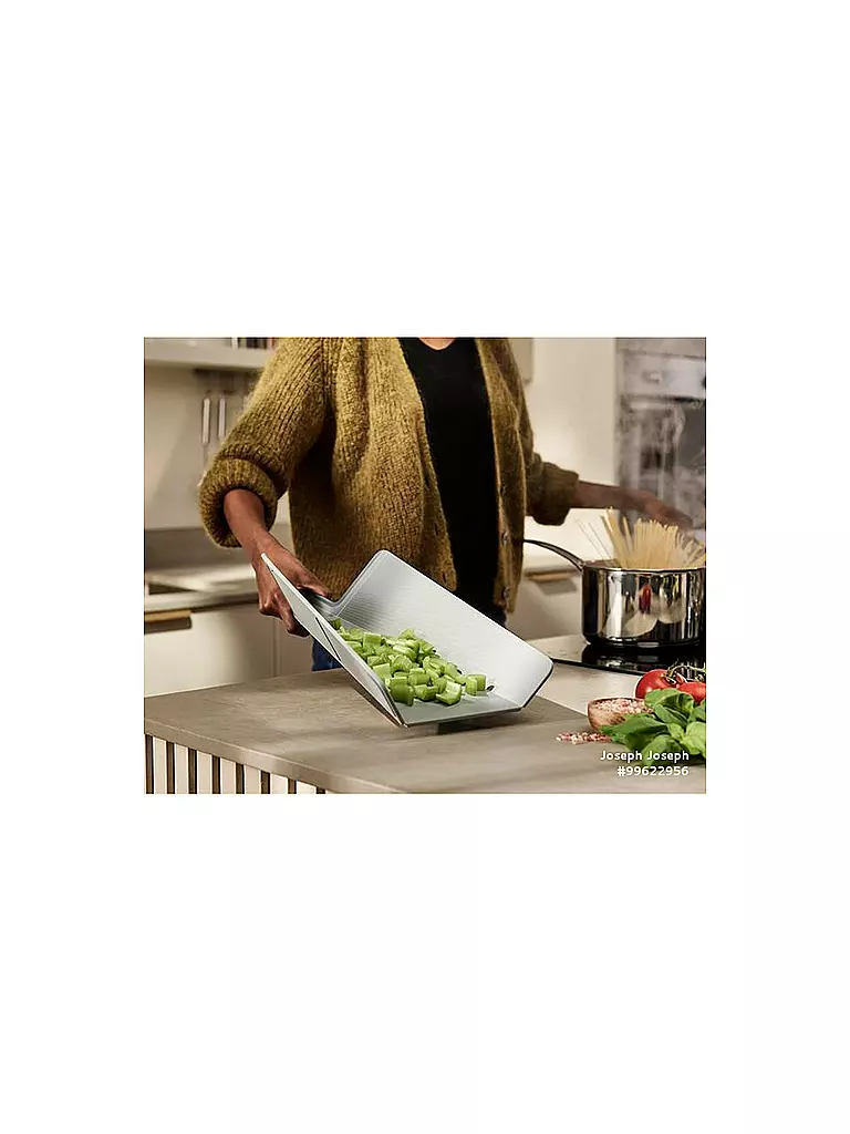 JOSEPH JOSEPH | Schneidbrett Chop2Pot™ Mittel  | hellblau