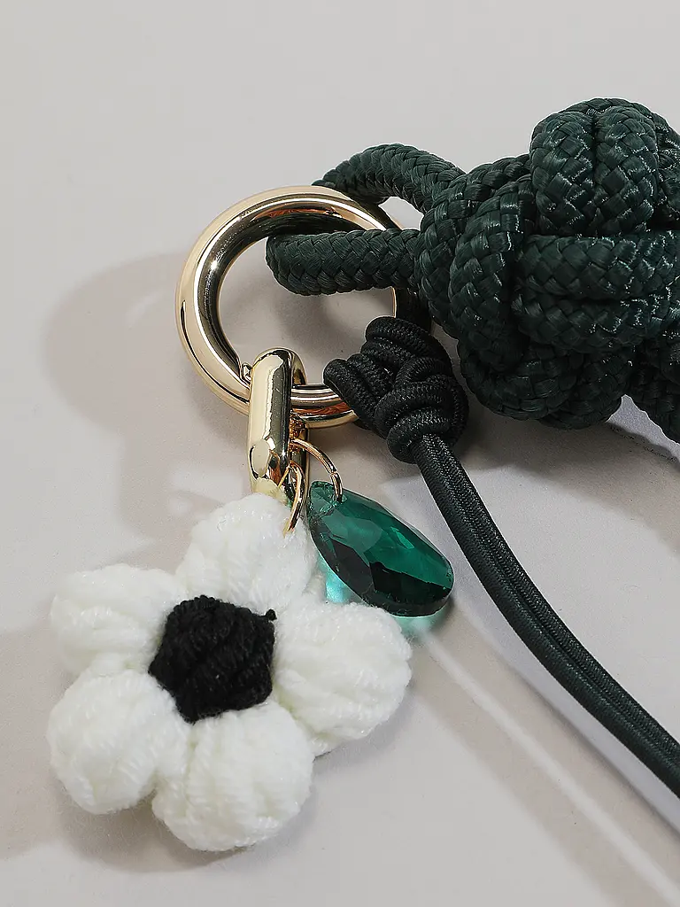 JULIA SKERGETH | Anhänger THE KNOT CHARM | dunkelgrün