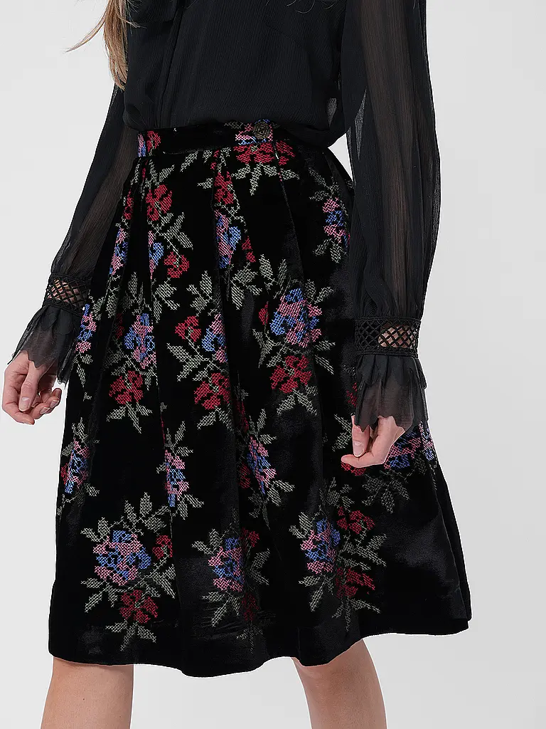 LENA HOSCHEK | Midirock REBEL | 