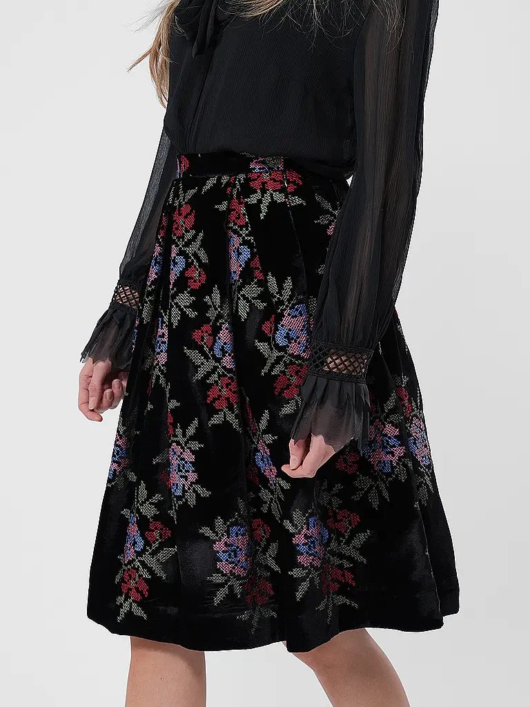 LENA HOSCHEK | Midirock REBEL | 