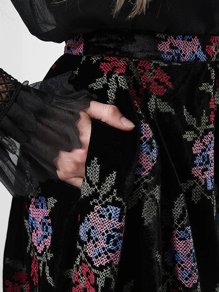 LENA HOSCHEK | Midirock REBEL | 