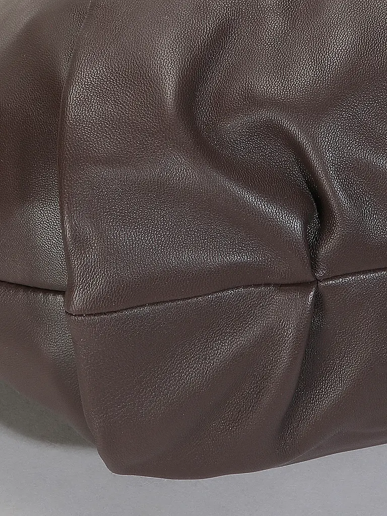 LES VISIONNAIRES | Ledertasche - Hobo GRETA ESSENTIAL SILKY | Braun