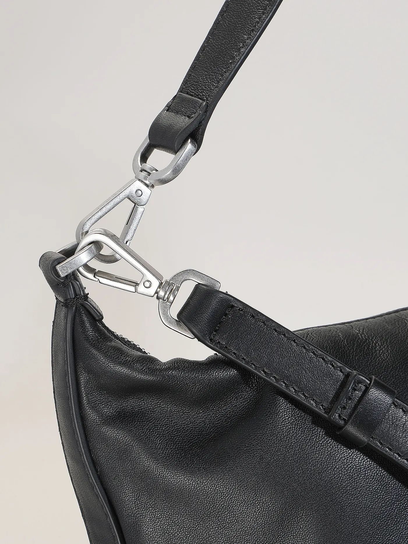 LIEBESKIND BERLIN | Ledertasche - Hobo Bag PARIS Medium | schwarz