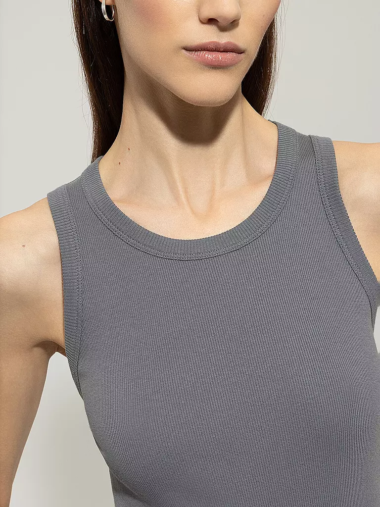LUISA CERANO | Top | grau