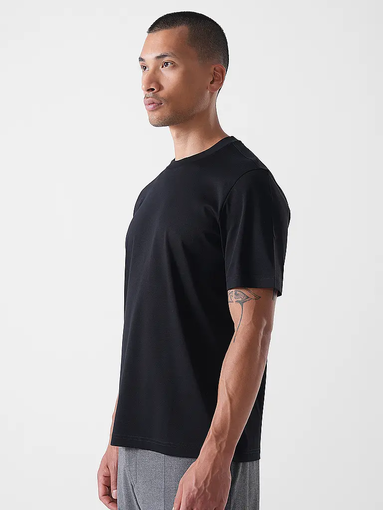 MAERZ | T-Shirt  | schwarz