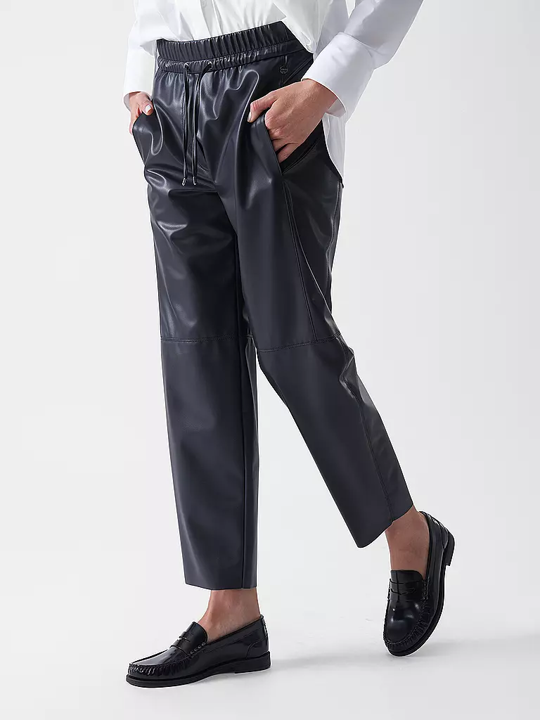 MARC CAIN | Hose Jogging Fit in Lederoptik RANCHI | dunkelblau