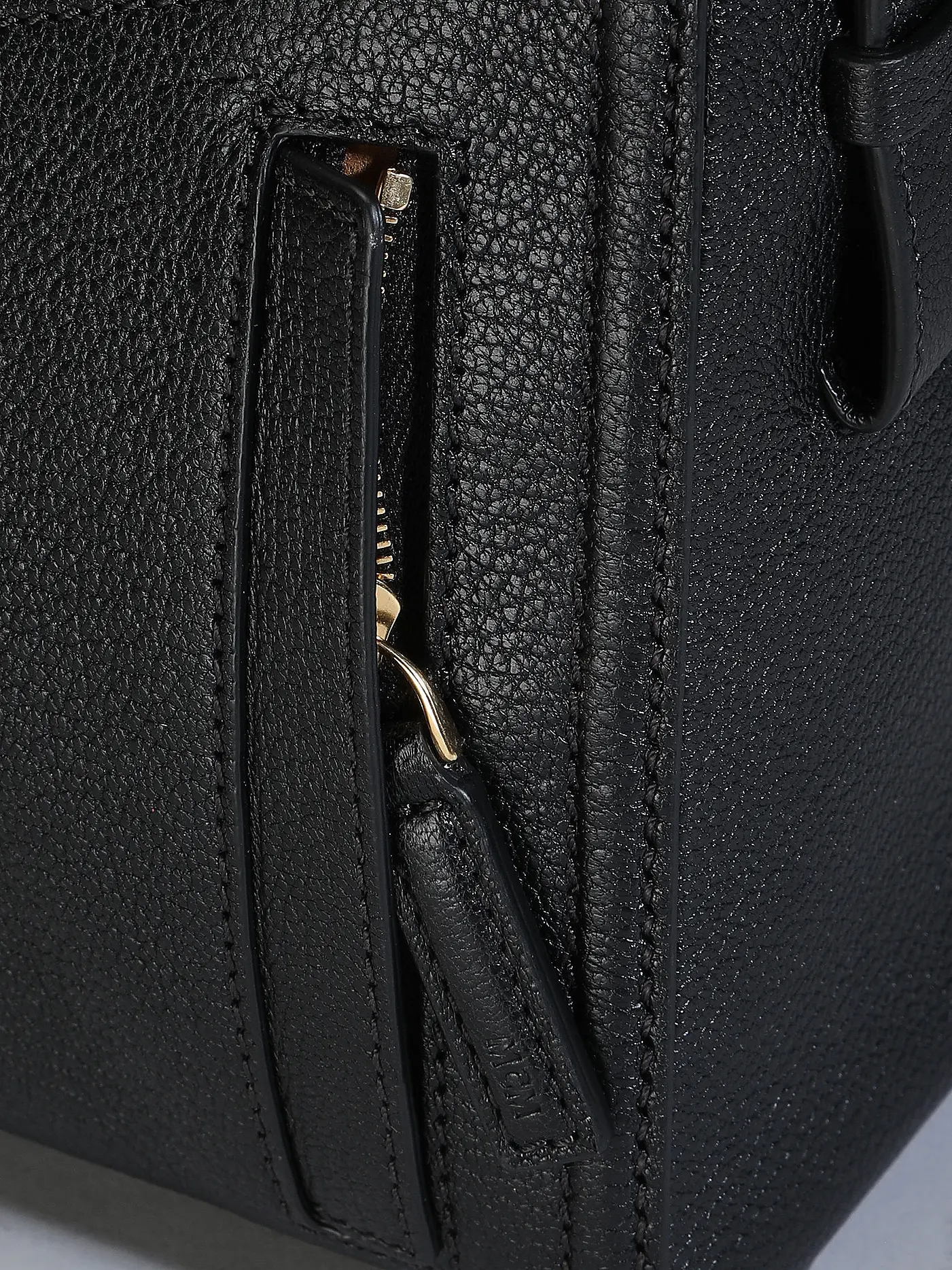 MCM | Ledertasche - Umhängetasche DIAMOND 3D Small | schwarz