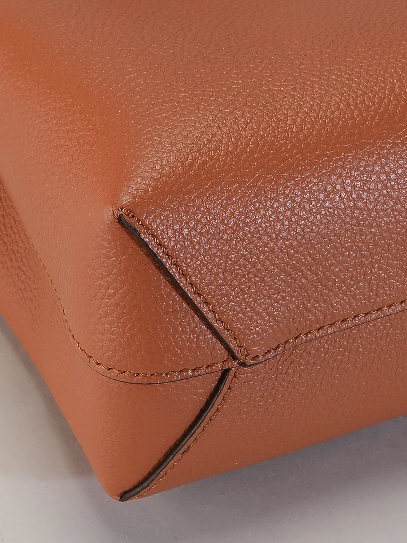 MCM | Ledertasche - Umhängetasche SOFT DIAMANT Mini  | braun